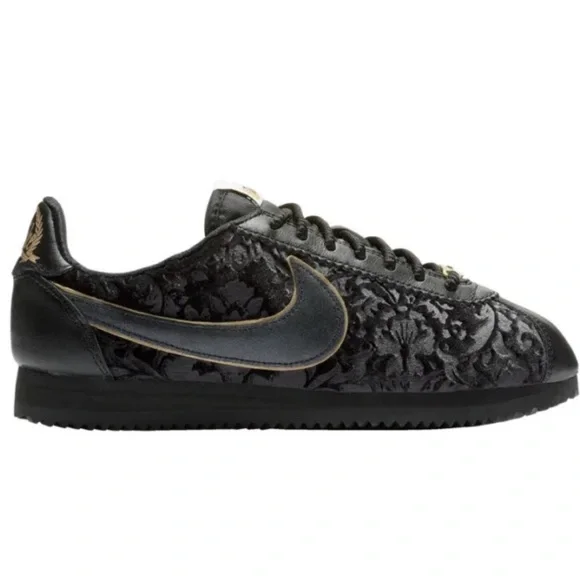 Authentic Black velvet Nike Cortez w/ gold size 7 New in box - Picture 11 of 15